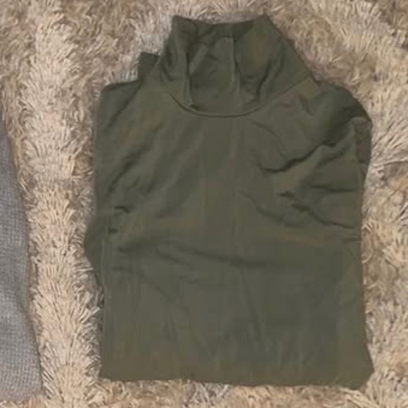 6 tops: 2 Artizia & 4 Abercrombie - Picture 4 of 7